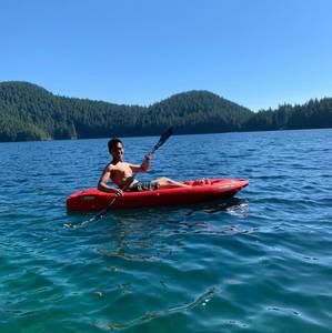 Meet your Posher, Danielle anderson